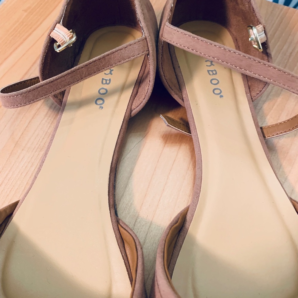 Flats - Picture 2 of 3